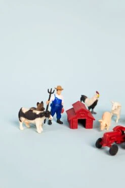 Tube Of Mini Figurine Sets -Ooly Shop 11 19 20 109 2